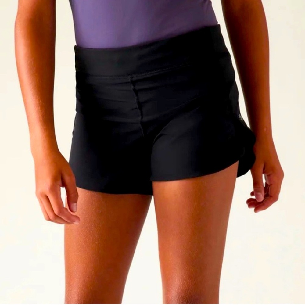 Athleta Girl Run The World 3 inch Black Size S(7)
